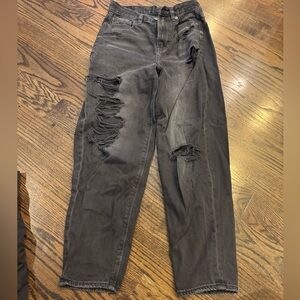 American Eagle Relaxed Mom Jean 2 short